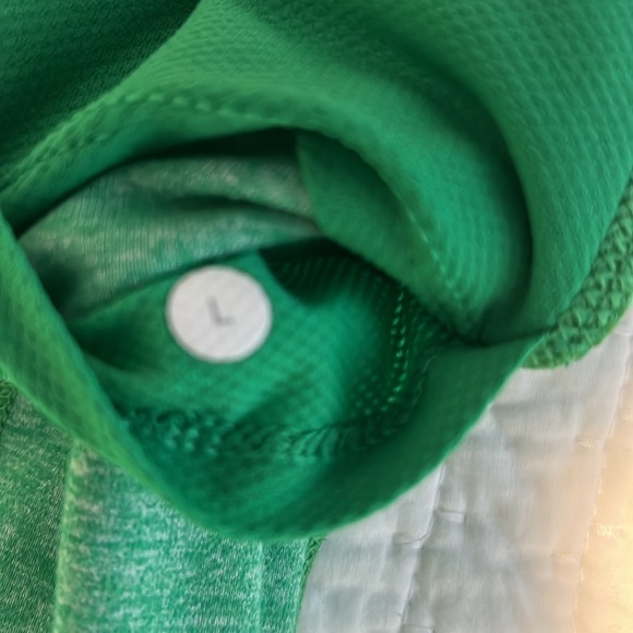 Lululemon size large long sleeve running shirt. Medium to heavy weight - Picture 2 of 8